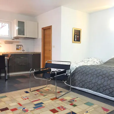 Sibenik City Beach Apartment *