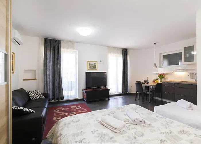 Sibenik City Beach Apartman