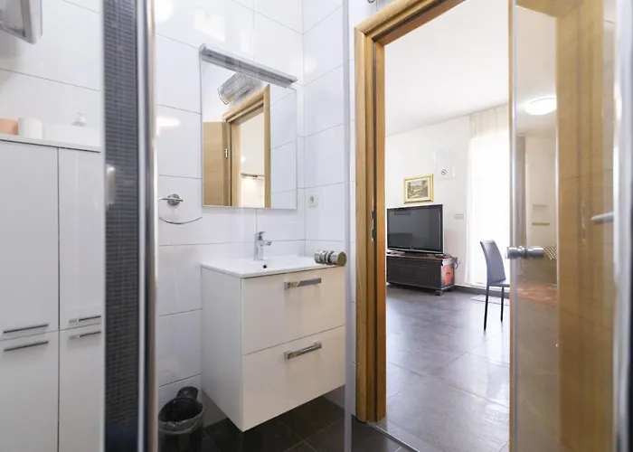 Sibenik City Beach Apartman *